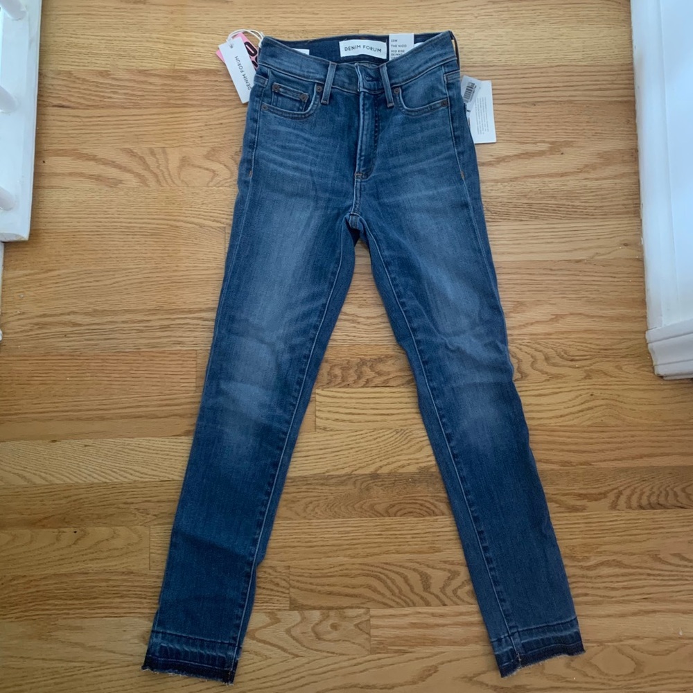 Aritzia Denim Forum The Nico Mid Crop Jeans